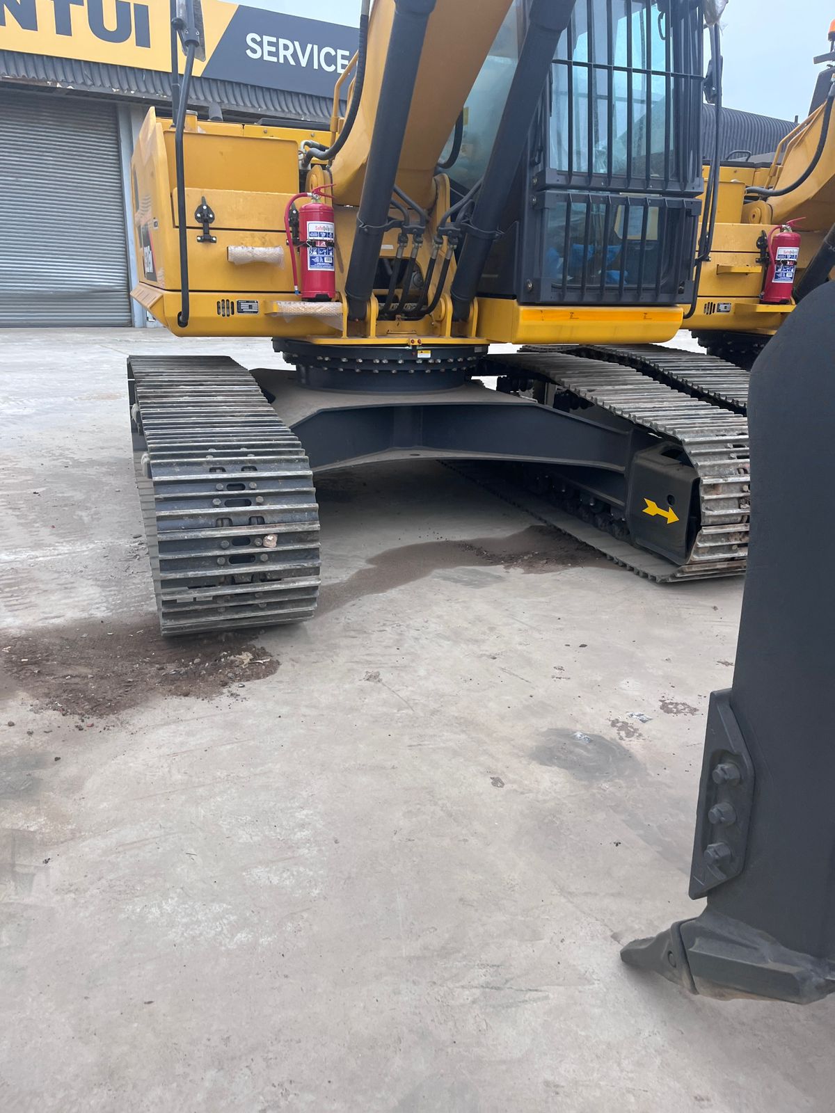 SHANTUI SE215W excavator